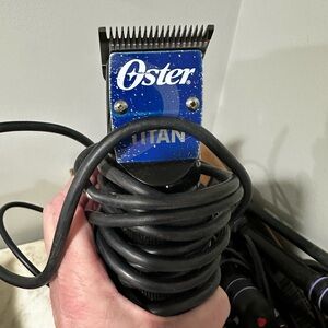 Oster Titan Men's Clipper - Black and Blue